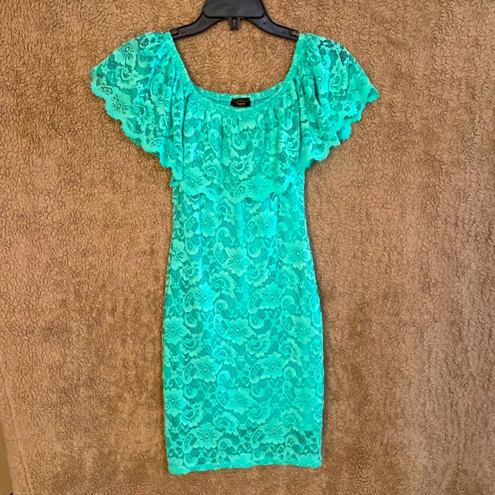Yabes U.S.A. Turquoise lace dress